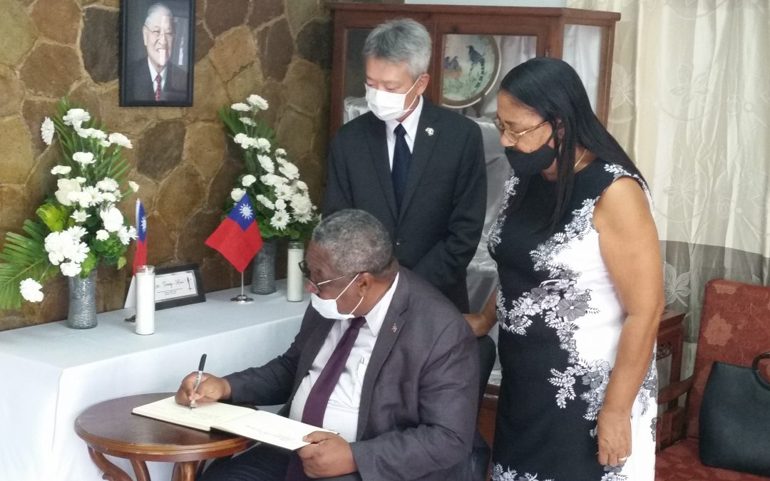 Attorney General and Minister of Justice and Legal Affairs sign Book of Condolences